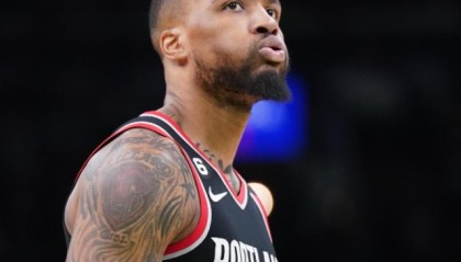 开云体育app官网-热火开拓者未能在夏联会面 利拉德交易因度假搁置